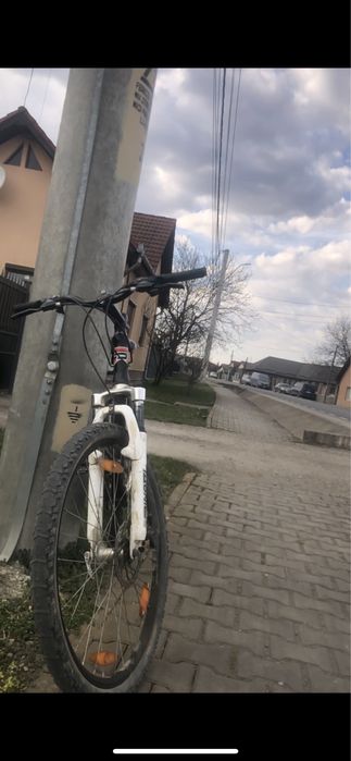 Vand bicicletă in stare bună