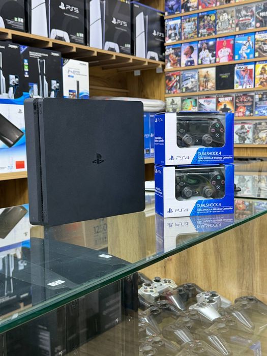 Playstation 4 pro slim