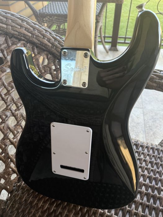 Гитара Squier страт