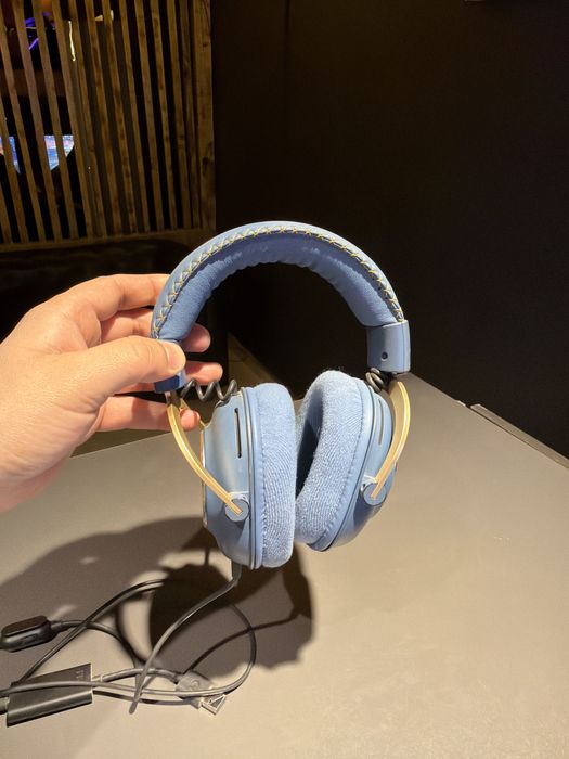 Наушник logitech lol