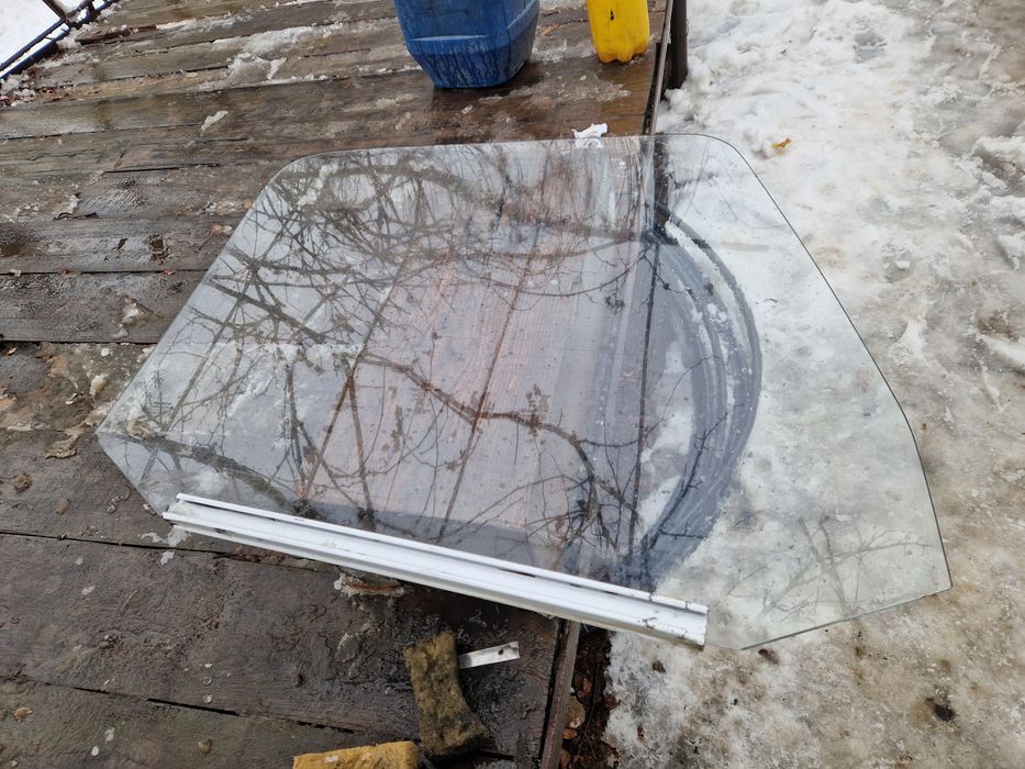 Дверьно стекло  Волва FH 12