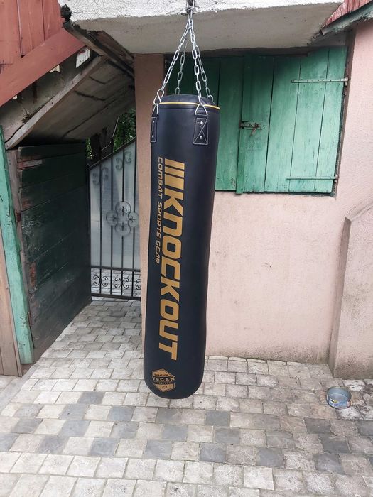 Vând sac de box Knockout Skintex, 150 cm, 40 kg, nefolosit, in stare foarte bună