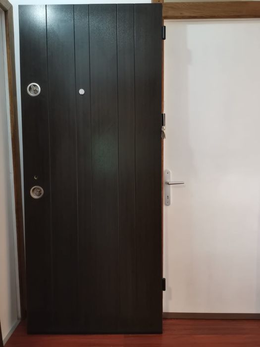 Foaie usa netalica pkacata cu Mdf culoare venghe cu deschidere dreapta