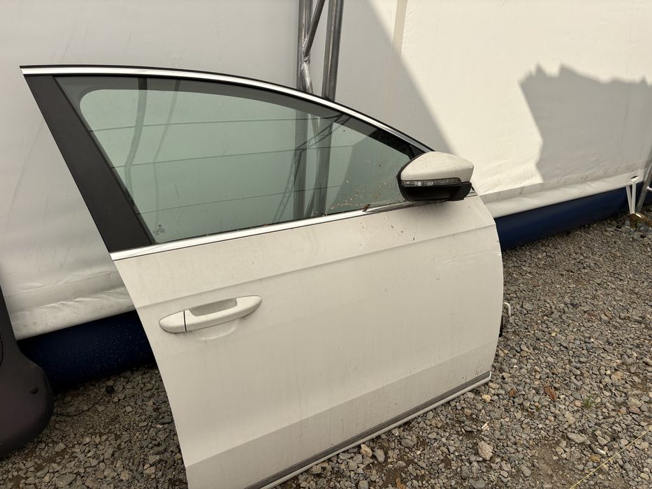 Продавам врати за VW Passat B7 седан
