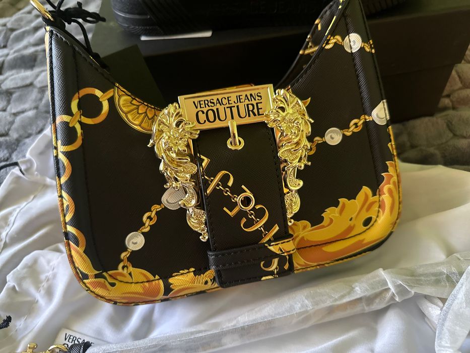 Обувки и чанта Versace