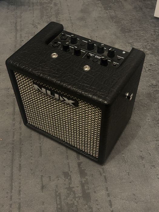 Гитарный комбоусилитель Nux Mighty 8BT MKII