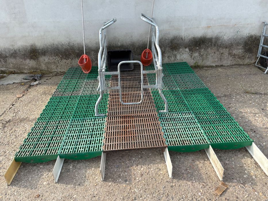 Vand boxă de fătare completă.