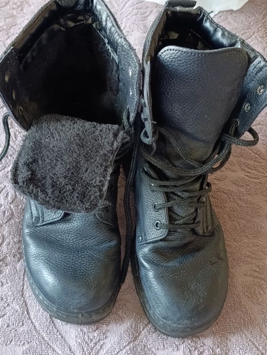 Продаются военные сапоги