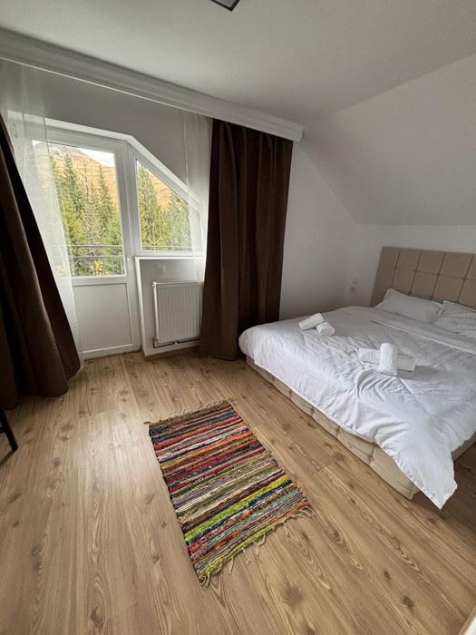 Vând casă în stațiunea montană Rânca