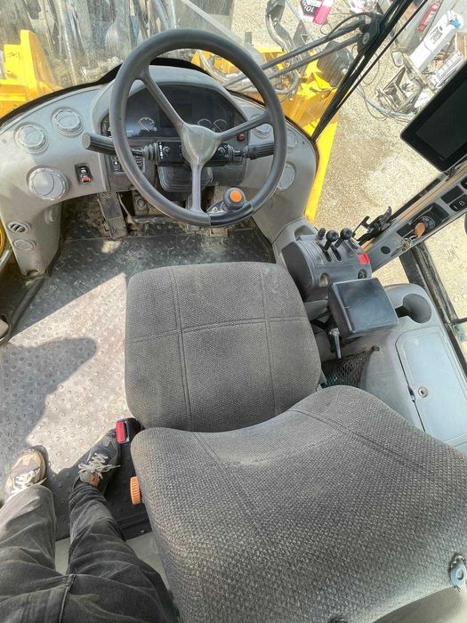 Incarcator frontal  VOLVO L220F