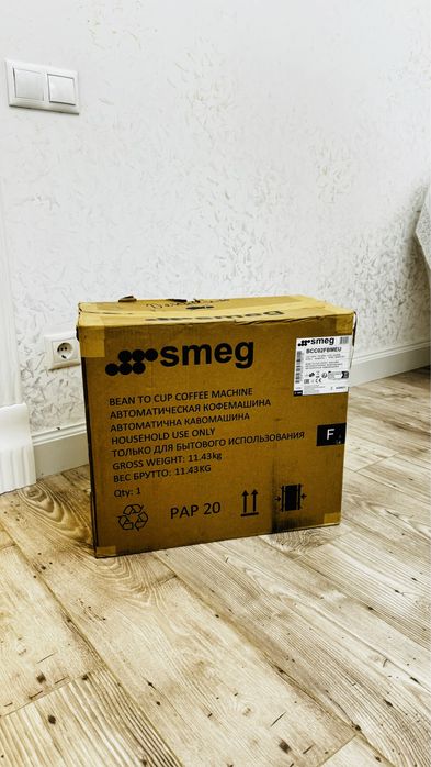 Кофе машина smeg