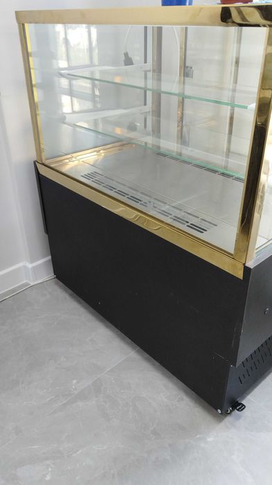 Витринный холодильник