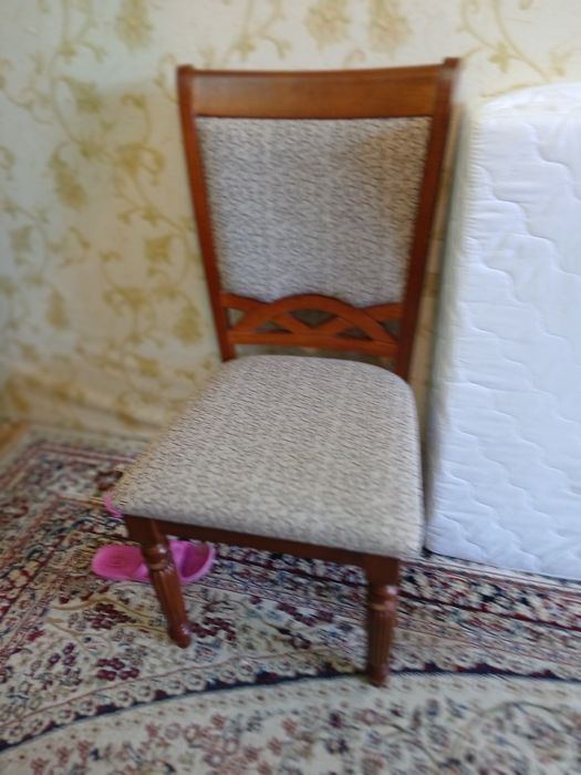 Стол со стульями