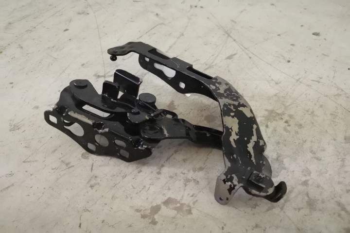 Оригинална Дясна Капачка На Панта На Mercedes-Benz / Mercedes-Benz C-C