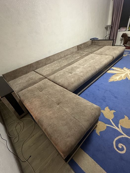 Угловой диван 3,80м  раскладной.