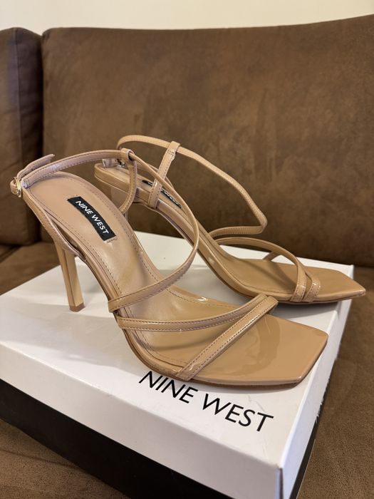 Сандал на висок ток