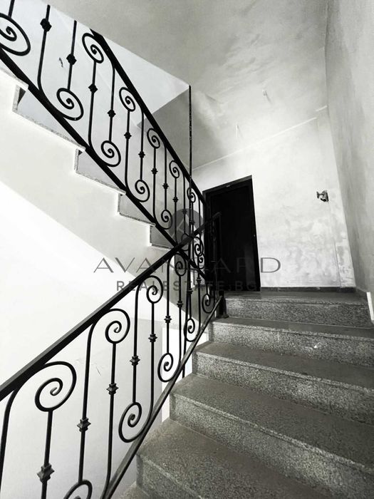 оф.21529 Тристаен апартамент / Кършияка