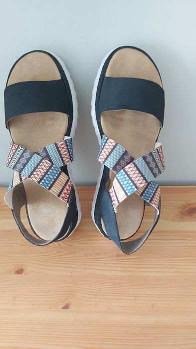 Босоножки женские