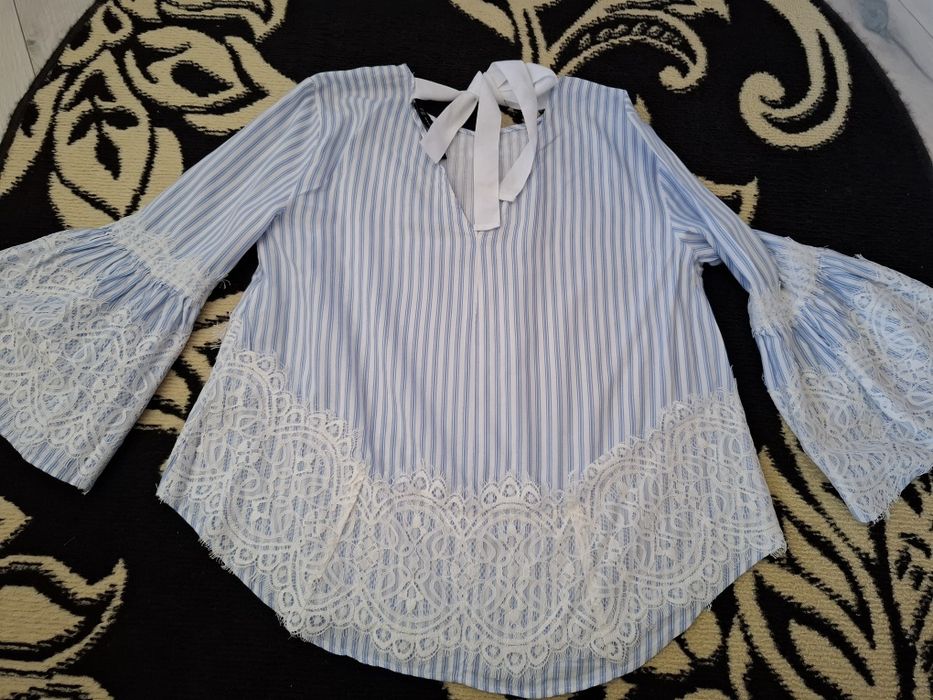 Страхотна блузка с дантели