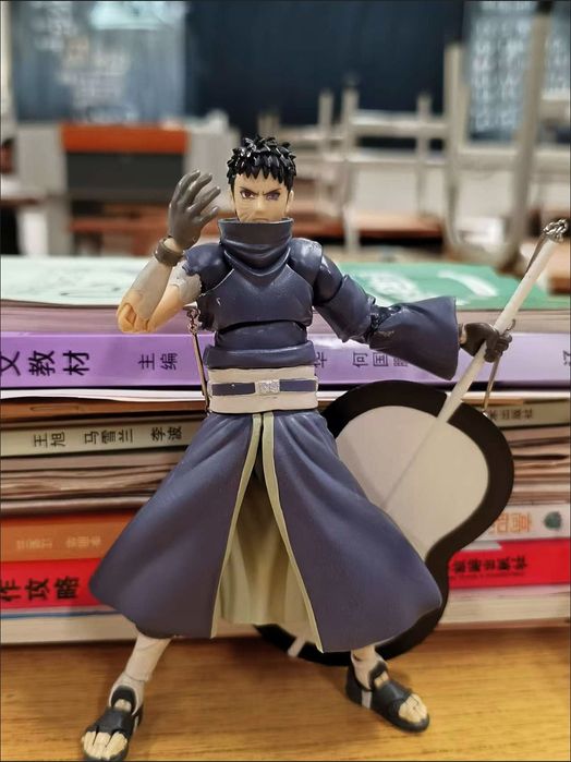 Продам экшн фигурку Учиха Обито