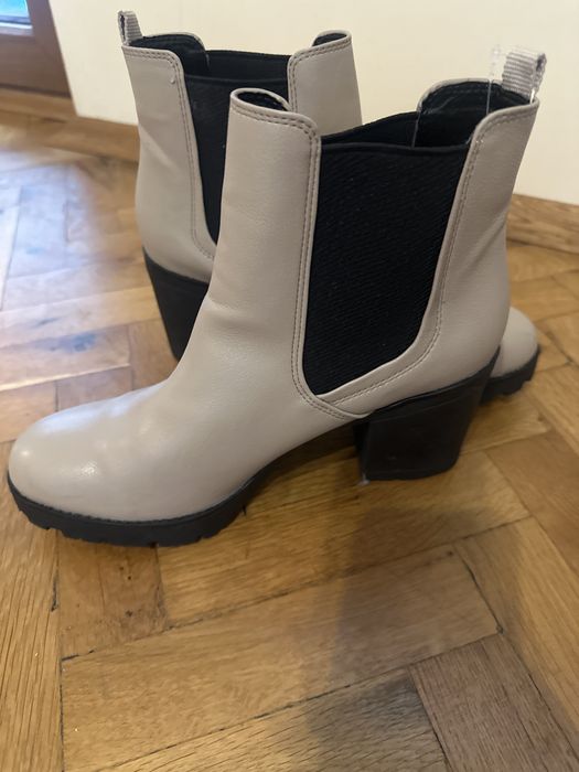 Дански боти с ток