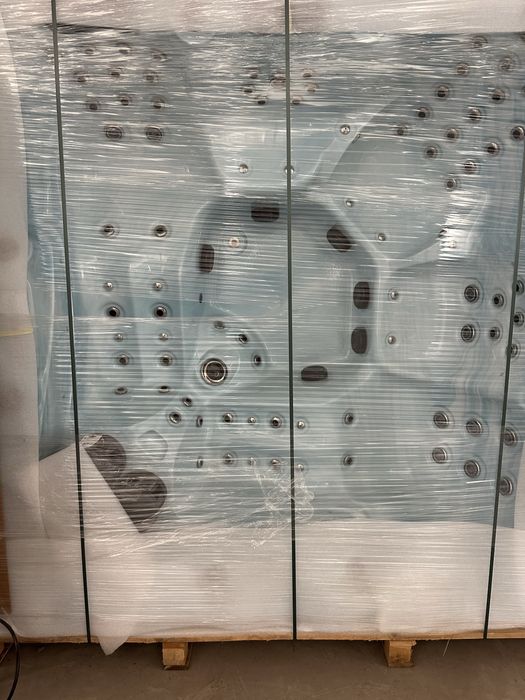 Джакузи 5 места  ново  90 дюзи с гаранция 2 години 7500 euro