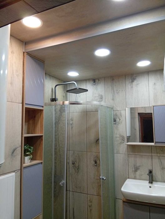 Душ кабина неизползвана