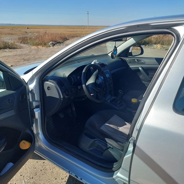 Срочно продам автомашну.