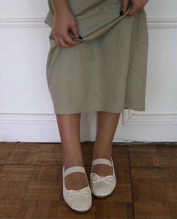 Балетки белые классические