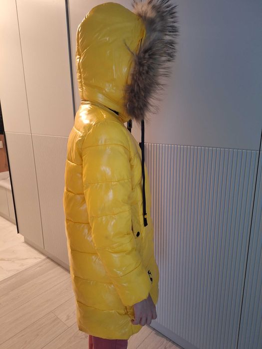 Продам зимнии пуховик для девочки