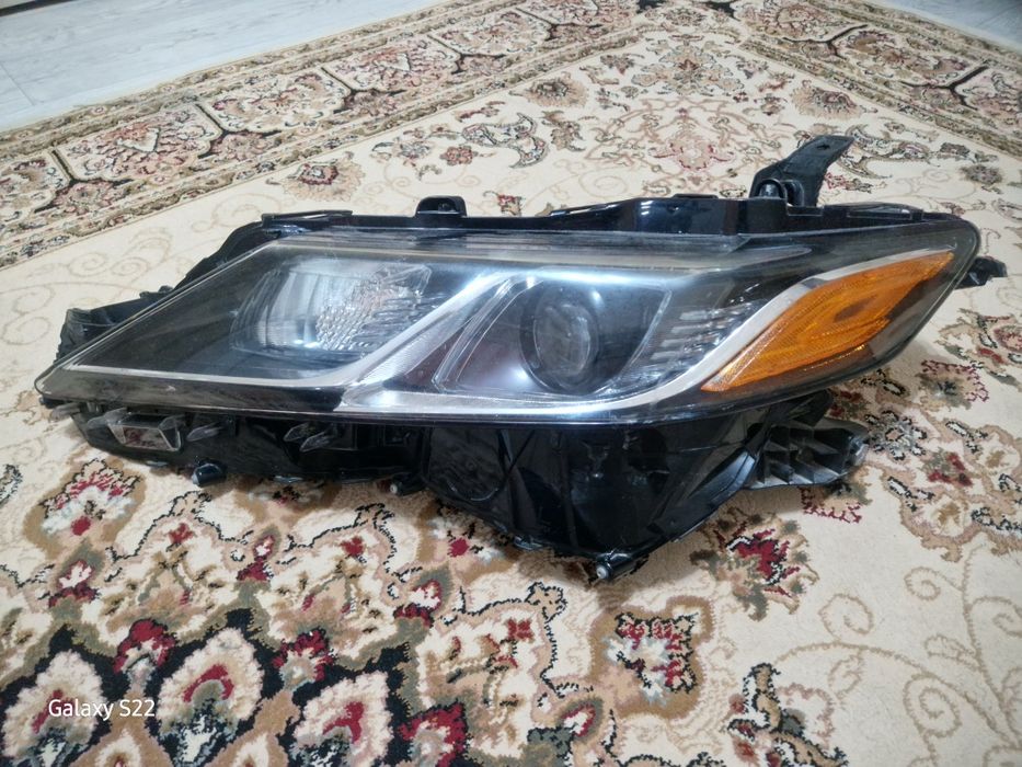 Продам комплект фар камри 70