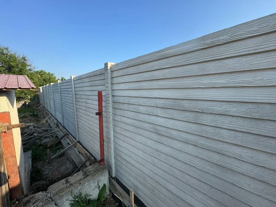 Executam garduri din plăci de beton