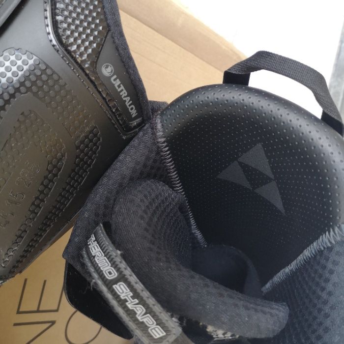 Clapari Fischer RC4 Vacuum,ca noi, flex 130,marime 28,5, la 1300 lei!