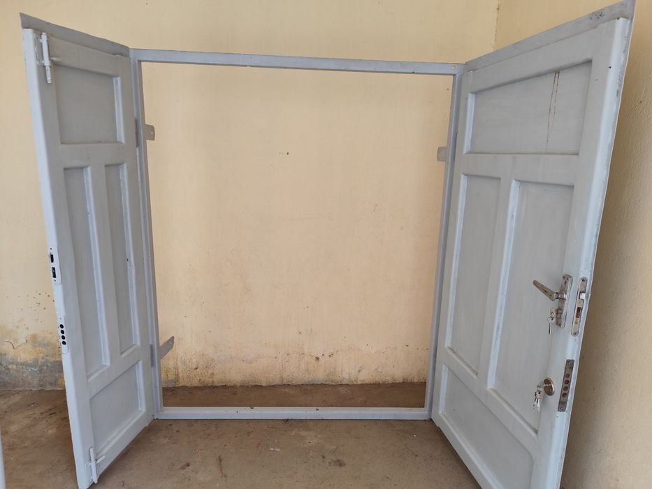 Темир эшик Российский 2х1.60 срочно сотилади