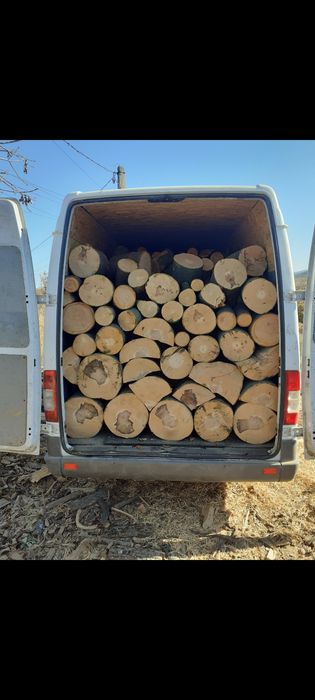 Aducem la comandă lemne de foc