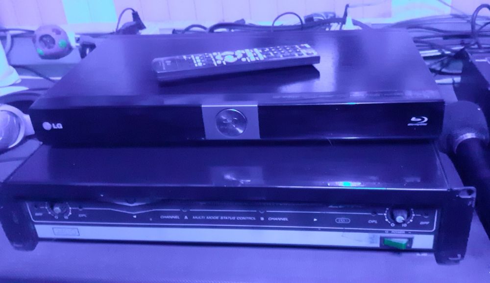 Vând aparatură discotecă