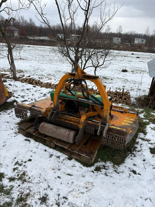 Vand tocătoare pentru iarbă