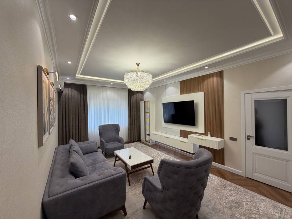 Полностью заселённый  Большой охран.двор  Удобный заезд/паркинг