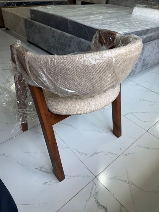 Продам деревянные стулья