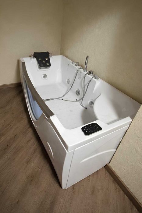 Гидромассажная ванна (джакузи)