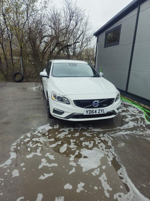 Volvo V60 R-Design D6  215 PHEV AWD на части