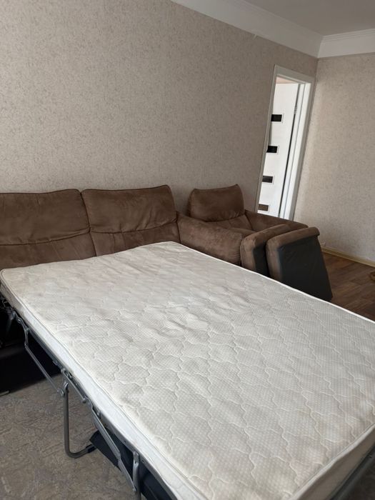 Диван и два кресла