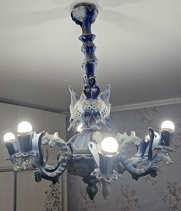 Candelabru din porțelan cu 6 brate