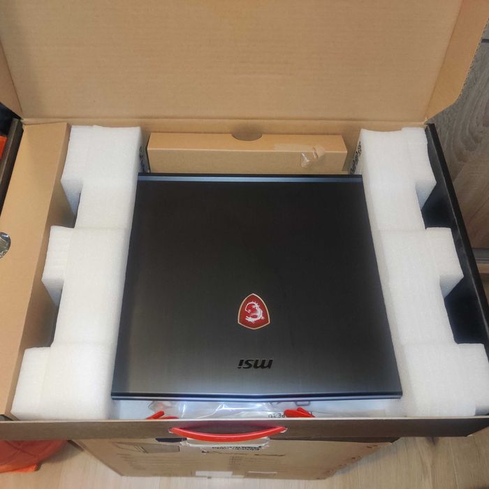 Vând MSI GV72 8RE – DEFECT – pentru piese sau reparație