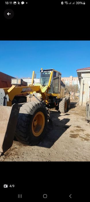 Продам автогрейдер XCMG  215