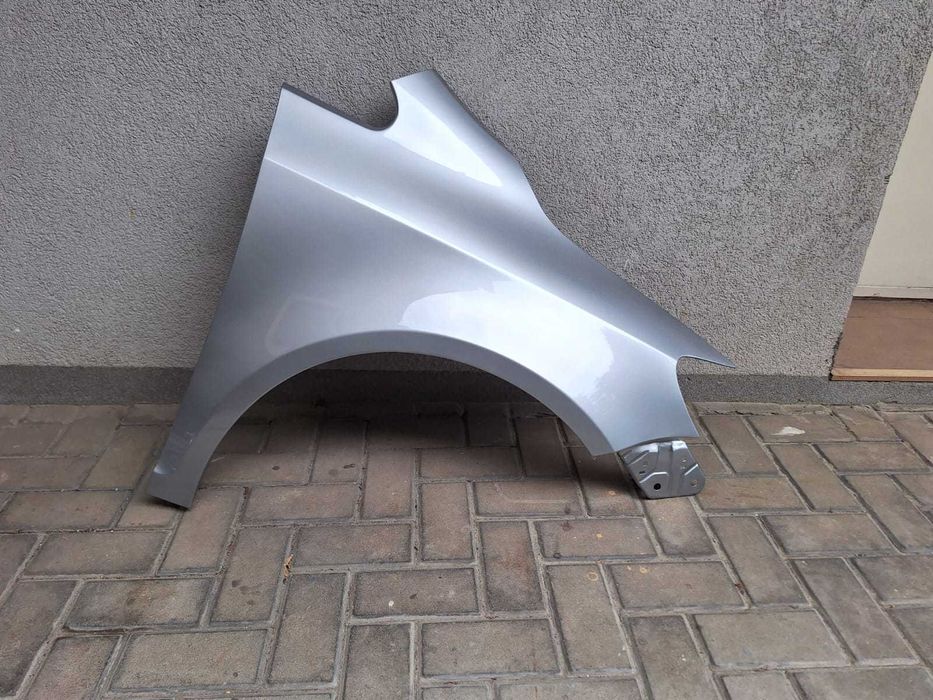 Aripa Fata Dreapta VW Golf 5 V Plus 2005-2009 Vopsita Gri