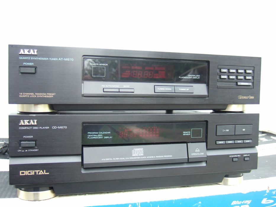 Akai . Doua Aparate Format Midi .