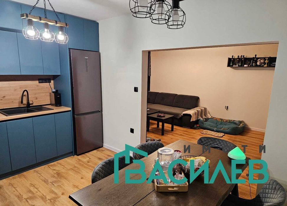 Продава се Тристаен апартамент в София, Център - 93 кв.м за 1426 €/кв.м - Снимка #4