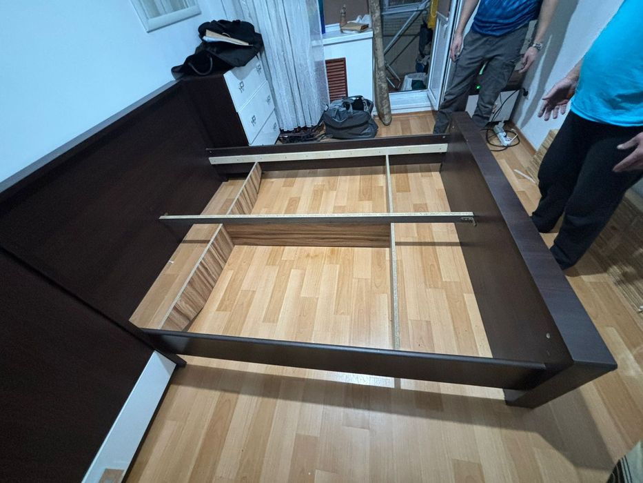 Спальный гарнитур