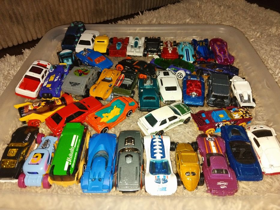 Hot wheels колички